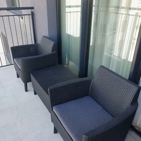 Waterfront-delux Na Vodi شقة